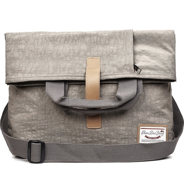 Ανδρική τσάντα με μακρά λαβή 