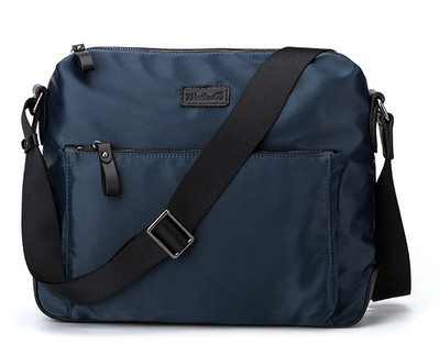 Ανδρική τσάντα με ρυθμιζόμενο ιμάντα ώμου