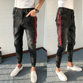 Μοντέρνα ανδρικά τζιν  με χρωματική επένδυση σε δύο χρώματα