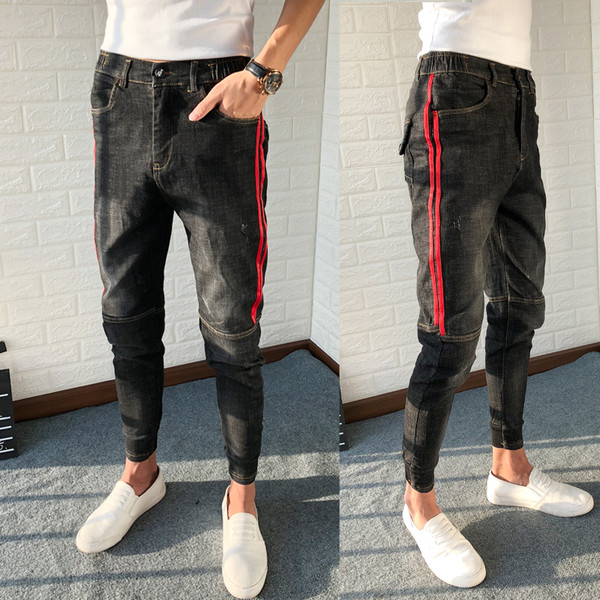 Μοντέρνα ανδρικά τζιν  με χρωματική επένδυση σε δύο χρώματα