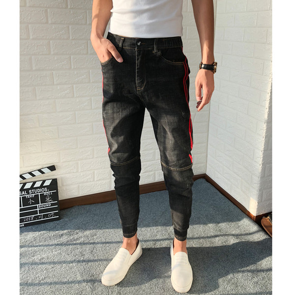 Μοντέρνα ανδρικά τζιν  με χρωματική επένδυση σε δύο χρώματα