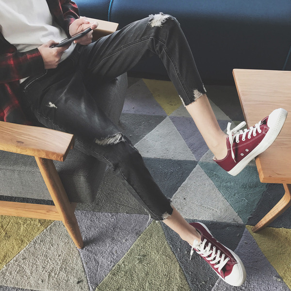 Blugi de bărbați sport-eleganți cu lungime de 7/8 cu petice de culoare neagră