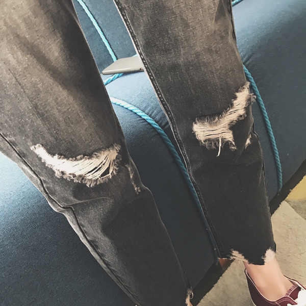 Blugi de bărbați sport-eleganți cu lungime de 7/8 cu petice de culoare neagră