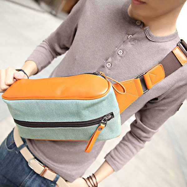 Geantă de umăr mică pentru bărbați cu curea largă în culori deschise