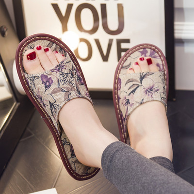 Μοντέρνες γυναικείες παντόφλες με φυτικά μοτίβα