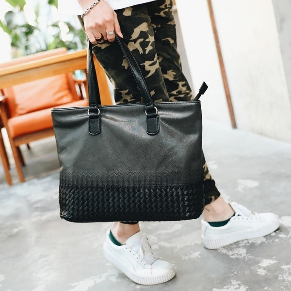 Geanta pentru barbati stilata in doua culori