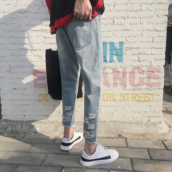 Blugi sport pentru bărbați în stil liber cu o inscripție colorată în două culori