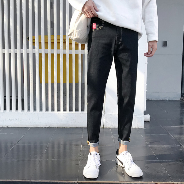 Hétköznapi használatra alkalmas sima férfi farmer, érdekes szegéllyel, három színben