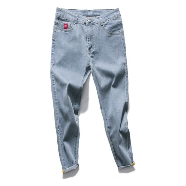 Hétköznapi használatra alkalmas sima férfi farmer, érdekes szegéllyel, három színben