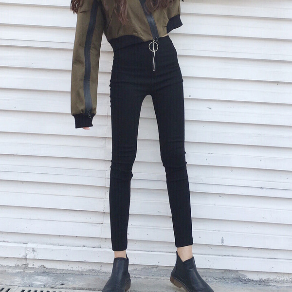 Jambiere de damă eleganti în negru, cu talie înaltă și fermoar