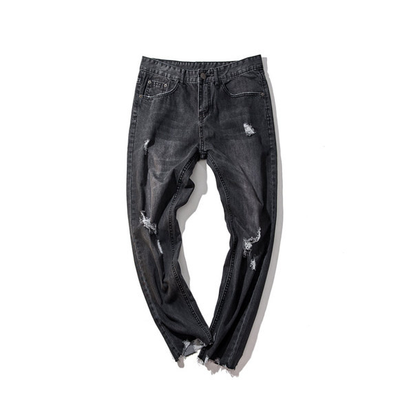 Blugi de bărbați stilați, cu lungimea de 7/8 și petice în negru