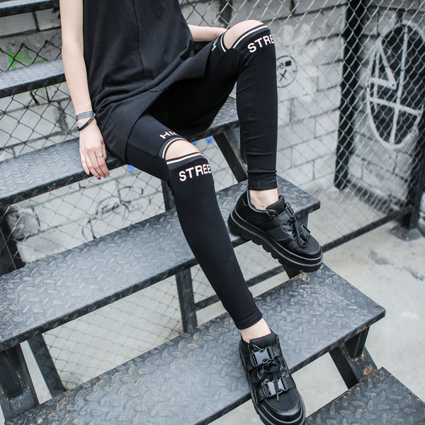 Jambiere moderne de damă în negru cu inscripții