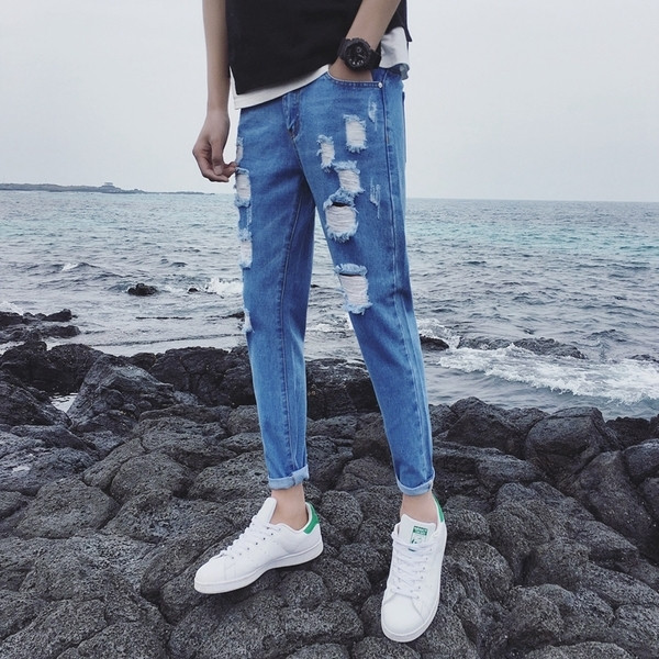 Ανδρικά τζιν HIT  με σχισμένα στοιχεία σε σκούρο και ανοιχτό χρώμα