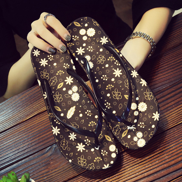 Papuci dama in mai multe culori cu motive florale