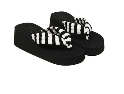 Papuci dama in trei modele cu talpa inalta si bareta cu paiete