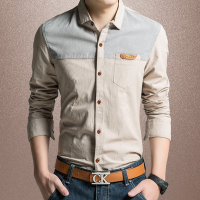 Μοντέρνο κοντό ανδρικό πουκάμισο με μια δεύτερη χρωματική διακόσμηση