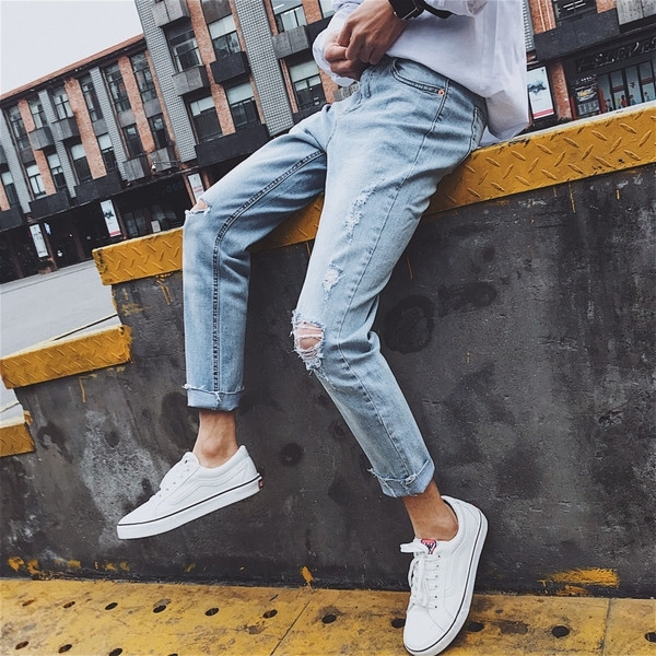 Blugi HIT de bărbați actuali cu petice și tiv de culoare deschisă