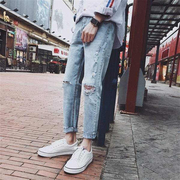 Blugi HIT de bărbați actuali cu petice și tiv de culoare deschisă