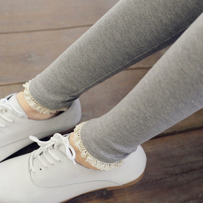 Семпъл дамски клин в четири цвята, подходящ за ежедневие