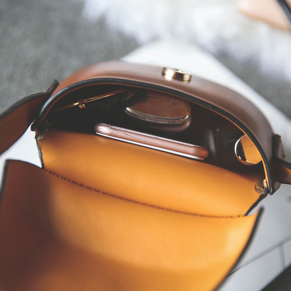 Mini genți confortabile de damă - maro și negru