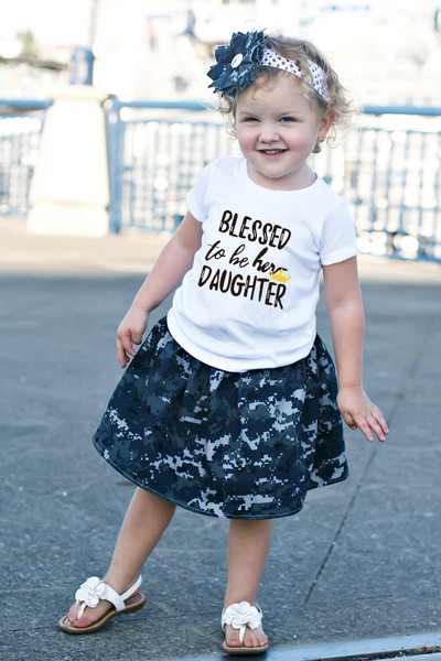 Alkalmi póló érdekes felirattal - modellek anyának és lányának