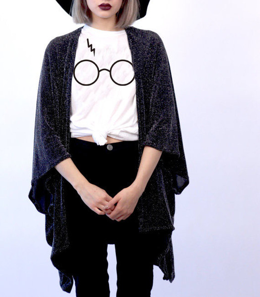 Bluza de dama cu maneca scurta si guler in forma de O, mai multe modele