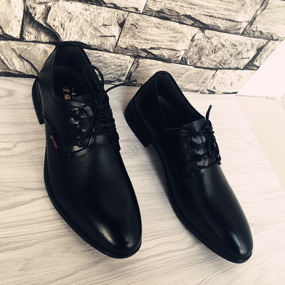 Κομψά ανδρικά παπούτσια σε λευκό χρώμα