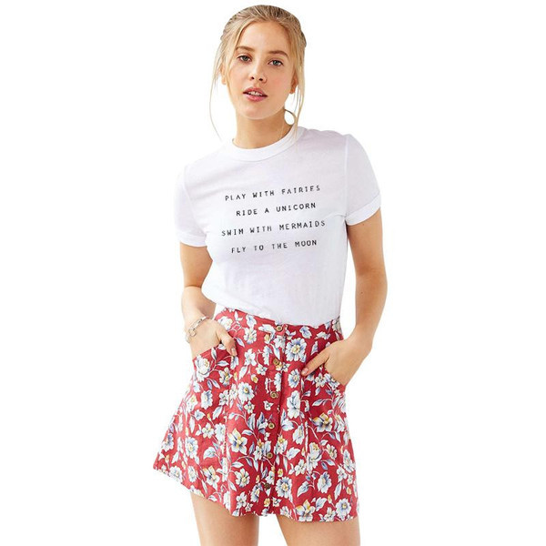 Bluză de damă modernă cu mâneci scurte, inscripție și guler în formă de O