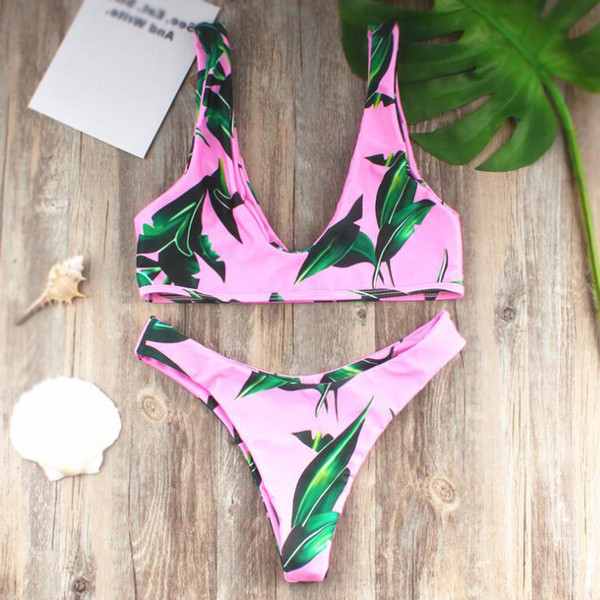 Costum de baie din doua piese pentru doamne in roz cu imprimeu floral