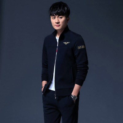 Ανδρικό αθλητικό σετ  με έγχρωμες εκτυπώσεις σε διάφορα χρώματα