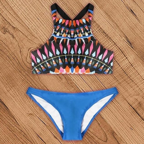 Costum de baie colorat de damă în două părți