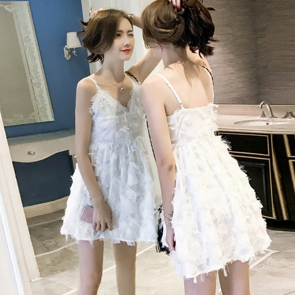 Βραδινό κομψό φόρεμα με 3D διακόσμηση σε μαύρο και άσπρο