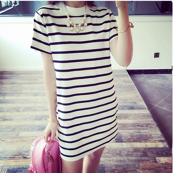 Καθημερινό φόρεμα με λωρίδες με κοντό μανίκι