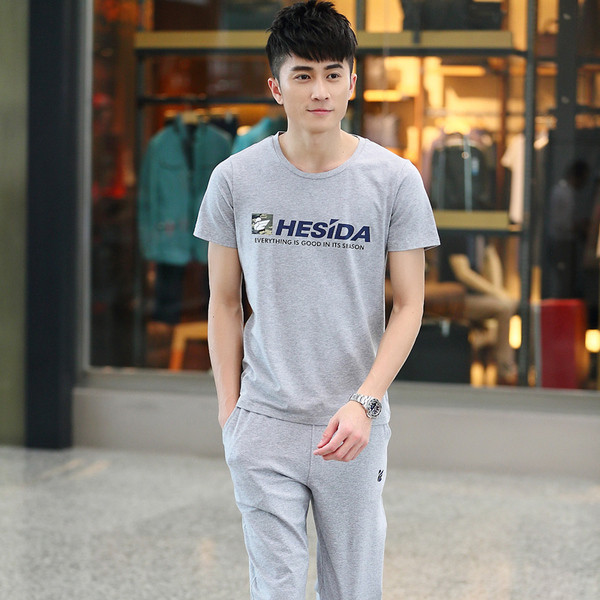 Αντρικά μπλουζάκια και  παντελόνια με επιγραφήσε διάφορα χρώματα