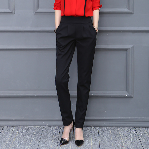 Elegáns egyenes női nadrág fekete színben