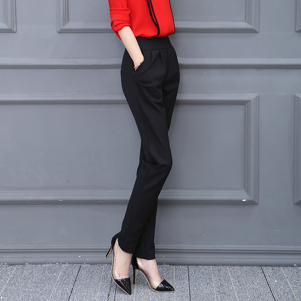 Elegáns egyenes női nadrág fekete színben