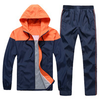 Ανδρικό αθλητικό σετ δύο τεμαχίων με έγχρωμη κουκούλα και παντελόνι σε τρία χρώματα