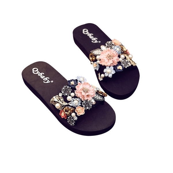 Papuci moderni de dama cu motive florale - doua modele