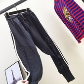 Pantaloni largi de dama cu talie elastica si dantela