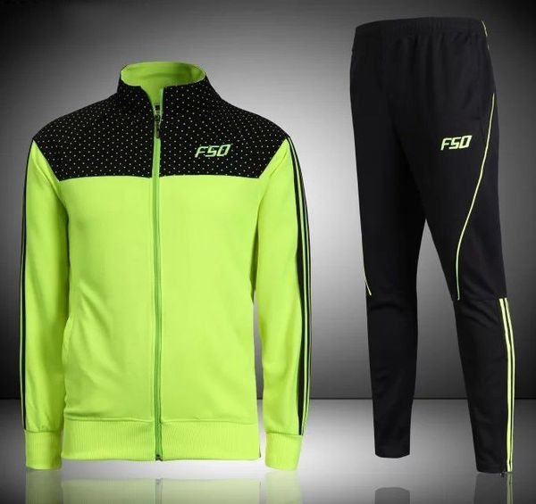 Σύγχρονό ανδρικό αθλητικό σετ με και χωρίς κουκούλα, δύο μοντέλα σε δύο χρώματα