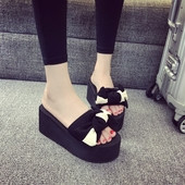 Papuci moderni de dama - doua modele in mai multe culori