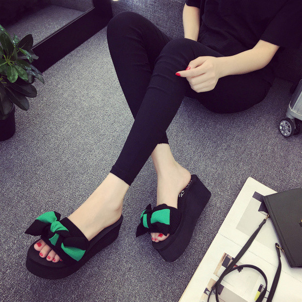 Papuci moderni de dama - doua modele in mai multe culori