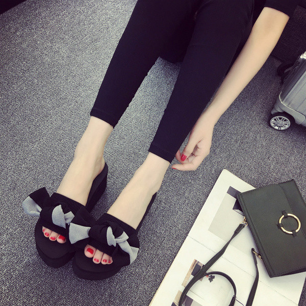 Papuci moderni de dama - doua modele in mai multe culori