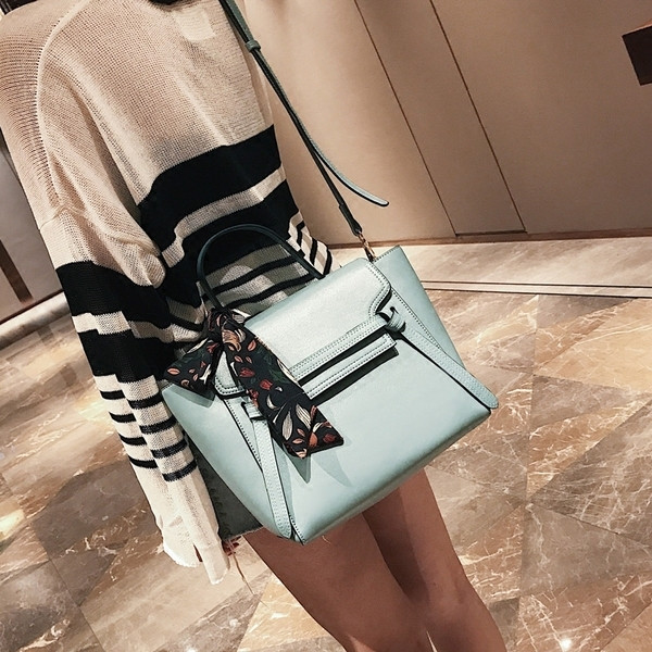 Geanta eleganta cu accesoriu esarfa colorata in mai multe culori