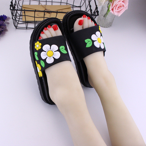 Papuci dama cu motive florale