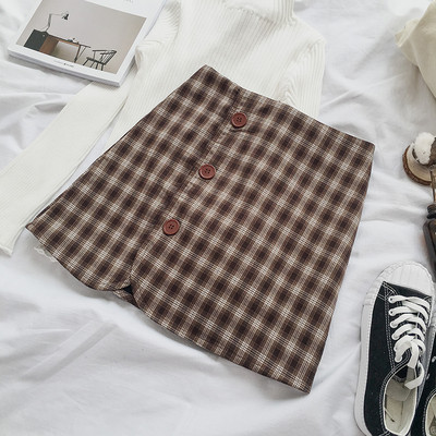 Γυνικεία φούστα και διακόσμηση κουμπιών σε δύο χρώματα