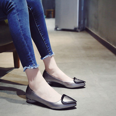 Pantofi jos de dama, potriviti pentru uzul de zi cu zi cu decor metalic interesant, doua modele in mai multe culori