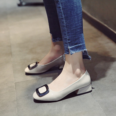 Pantofi jos de dama, potriviti pentru uzul de zi cu zi cu decor metalic interesant, doua modele in mai multe culori