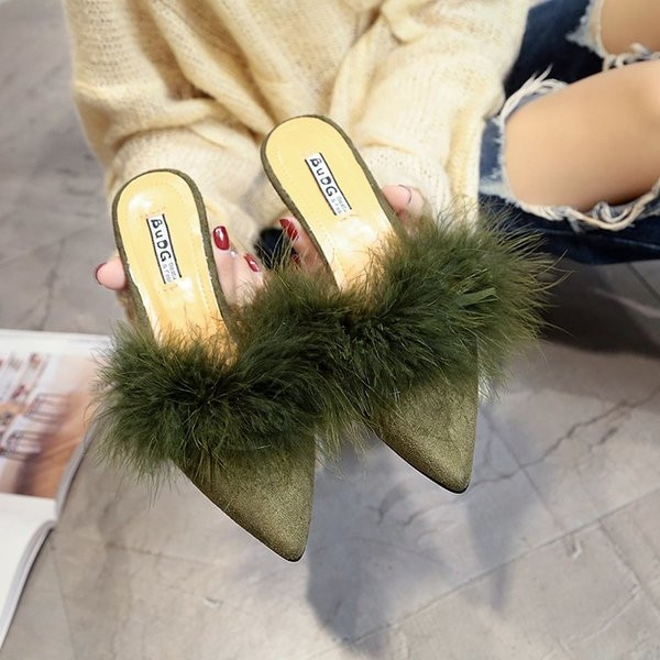 Modern női papucs lefelé zárt modell, alacsony sarkú cipővel több színben