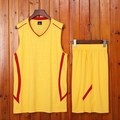 Αθλητική, αναπνεύσιμη φόρμα  μπάσκετ σορτς  και αμάνικο σε διάφορα χρώματα